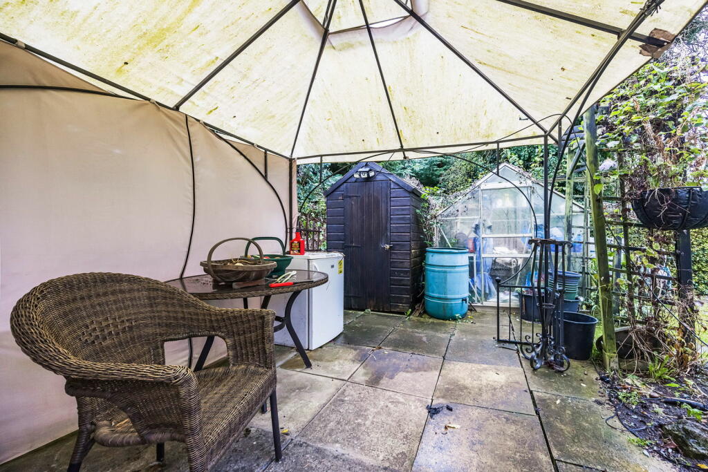 2 bed Ground Flat