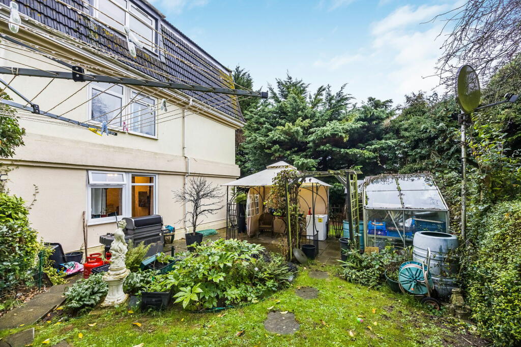 2 bed Ground Flat