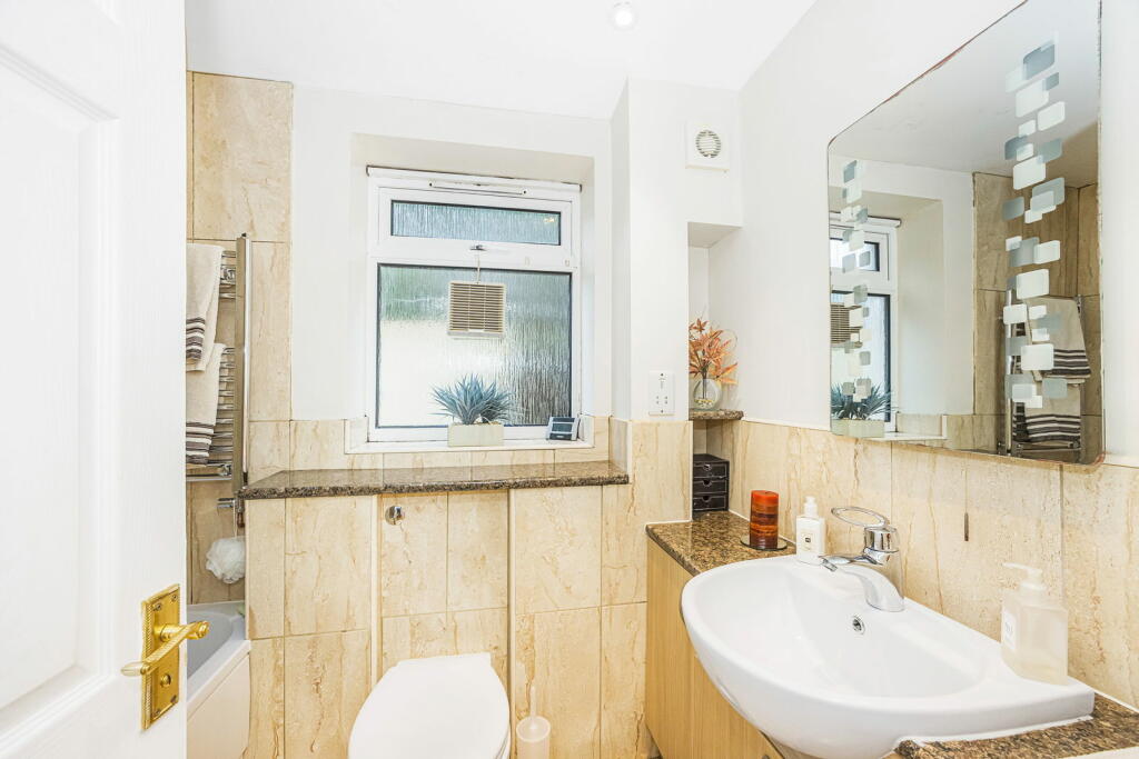 2 bed Ground Flat