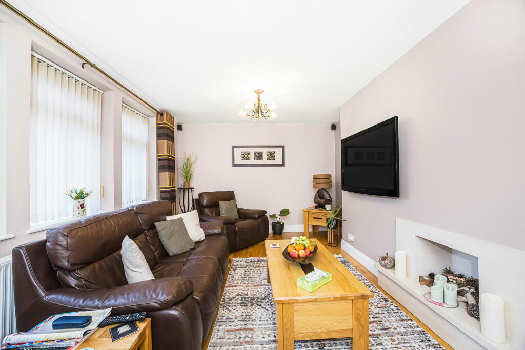 2 bed Ground Flat