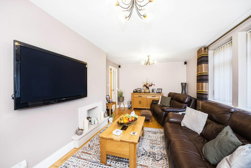 2 bed Ground Flat