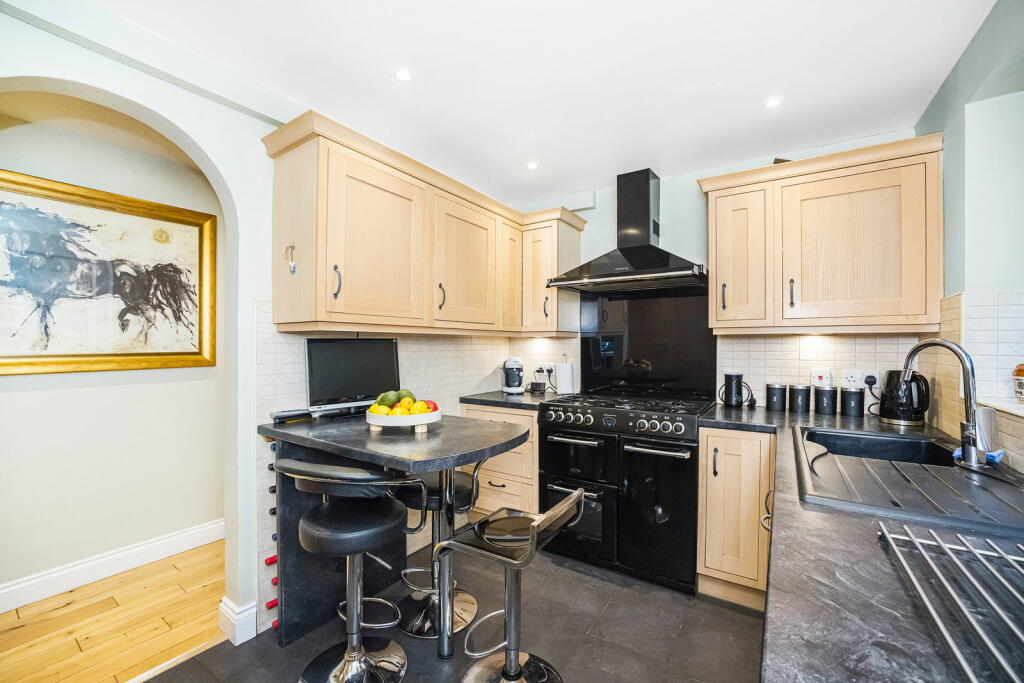 2 bed Ground Flat