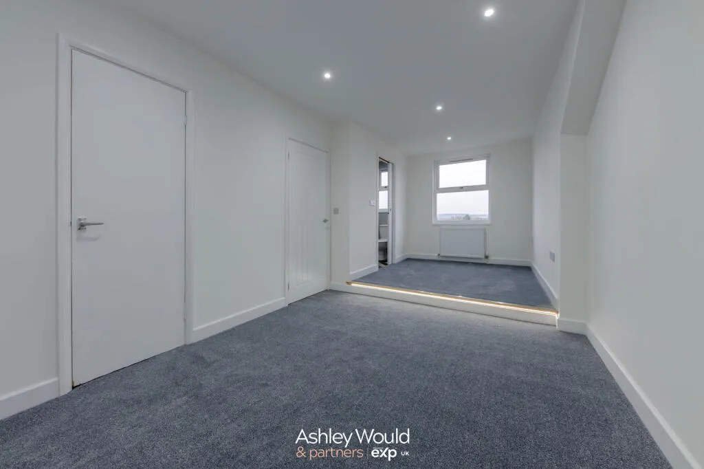 3 bed End of Terrace