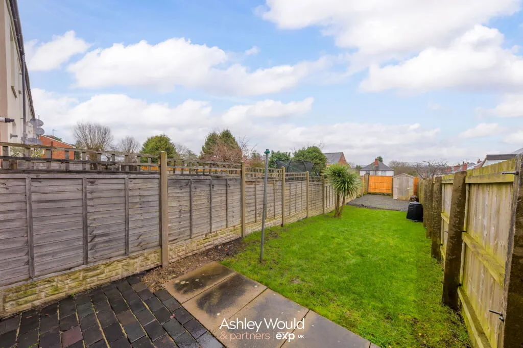 3 bed End of Terrace