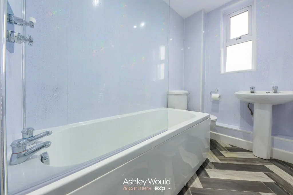 3 bed End of Terrace