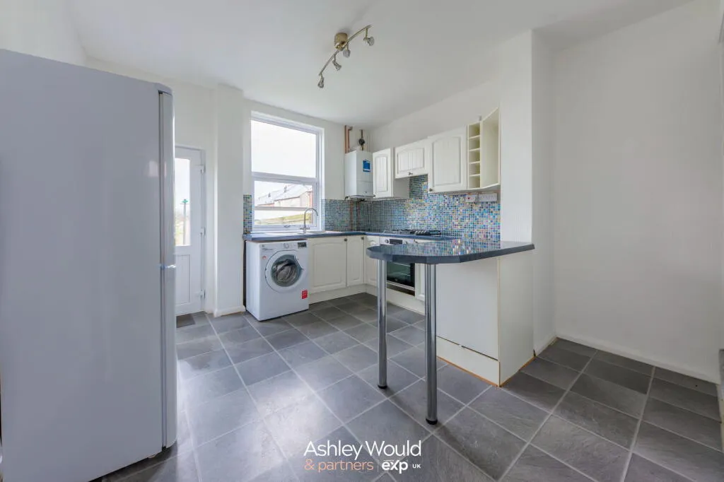 3 bed End of Terrace