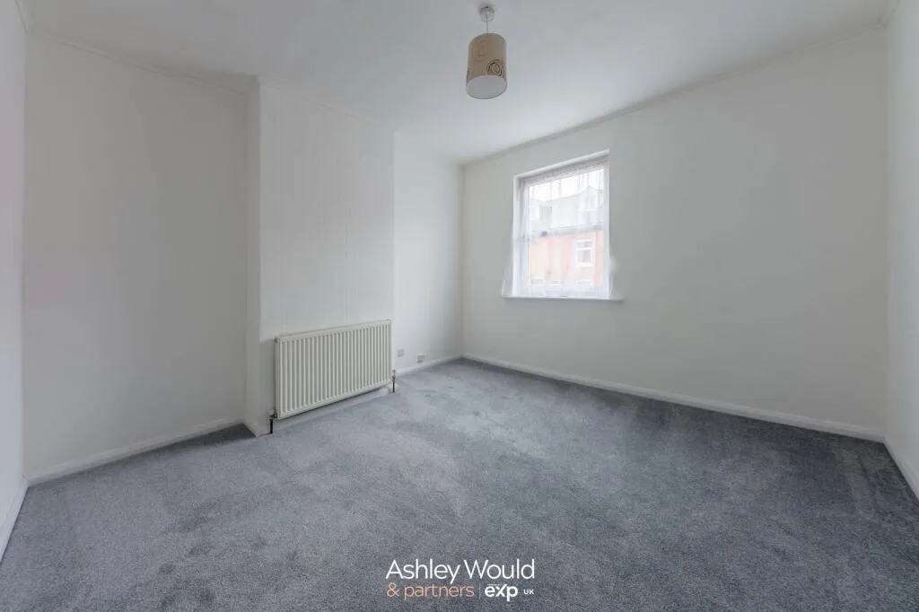 3 bed End of Terrace