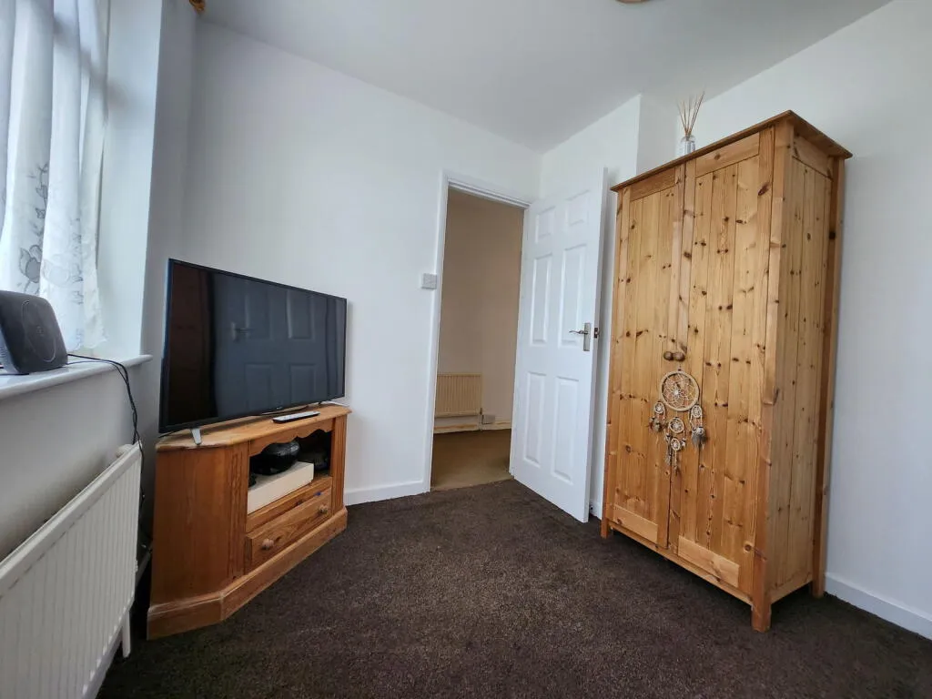 4 bed Semi-Detached Bungalow