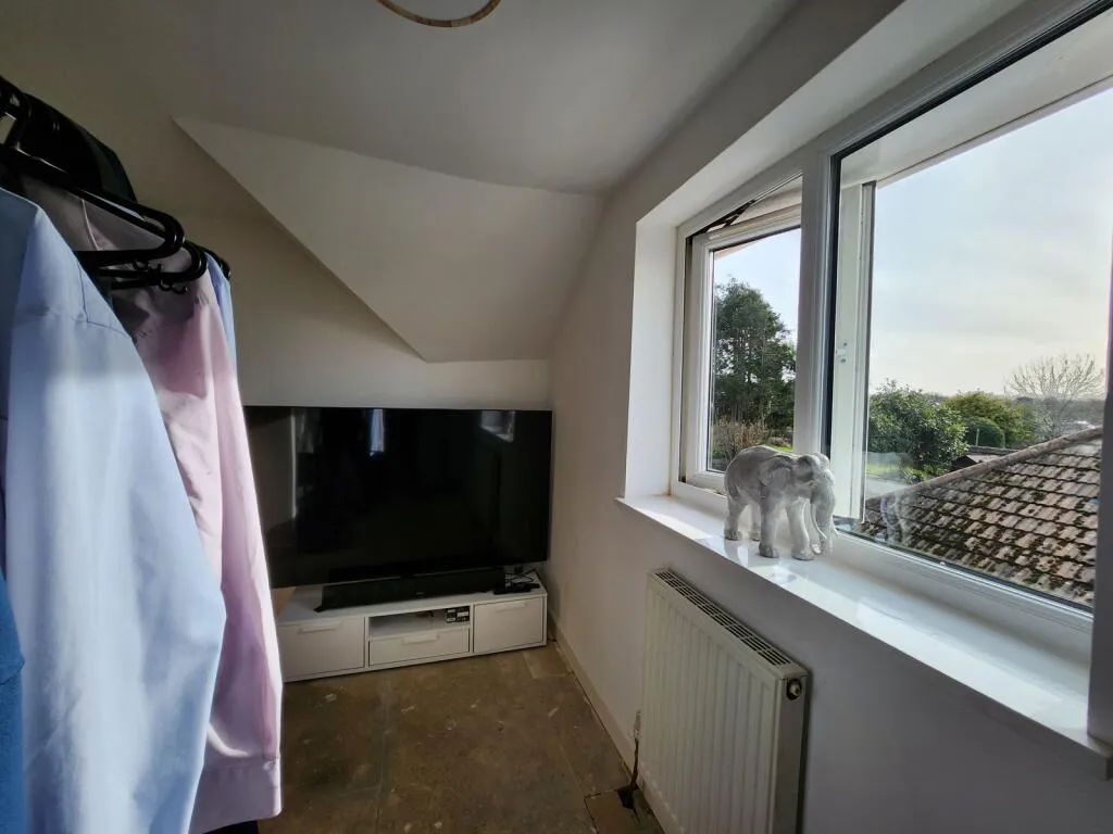 4 bed Semi-Detached Bungalow