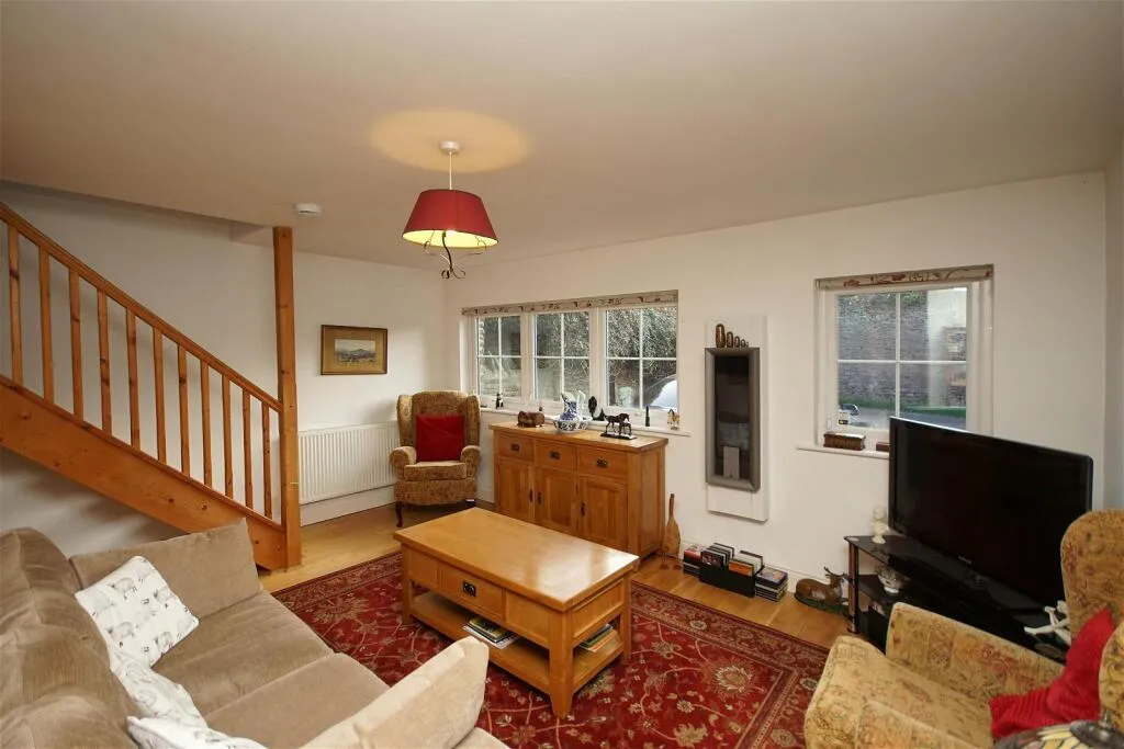 6 bed Character Property
