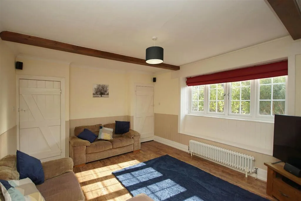 6 bed Character Property