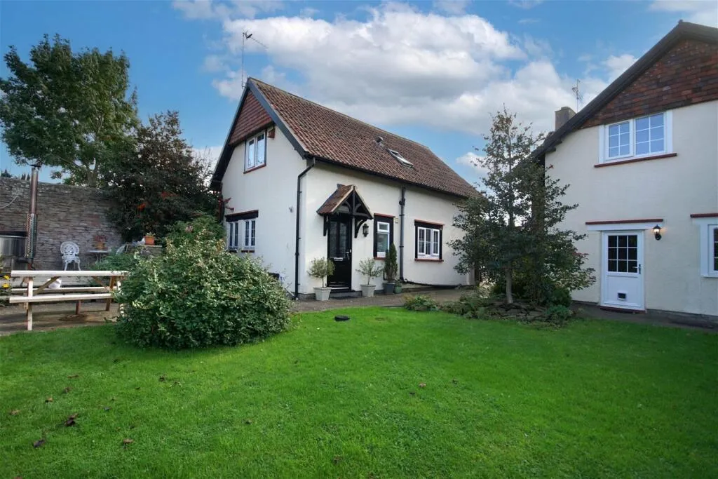 6 bed Character Property