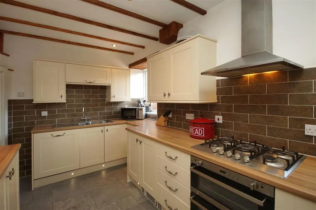 6 bed Character Property