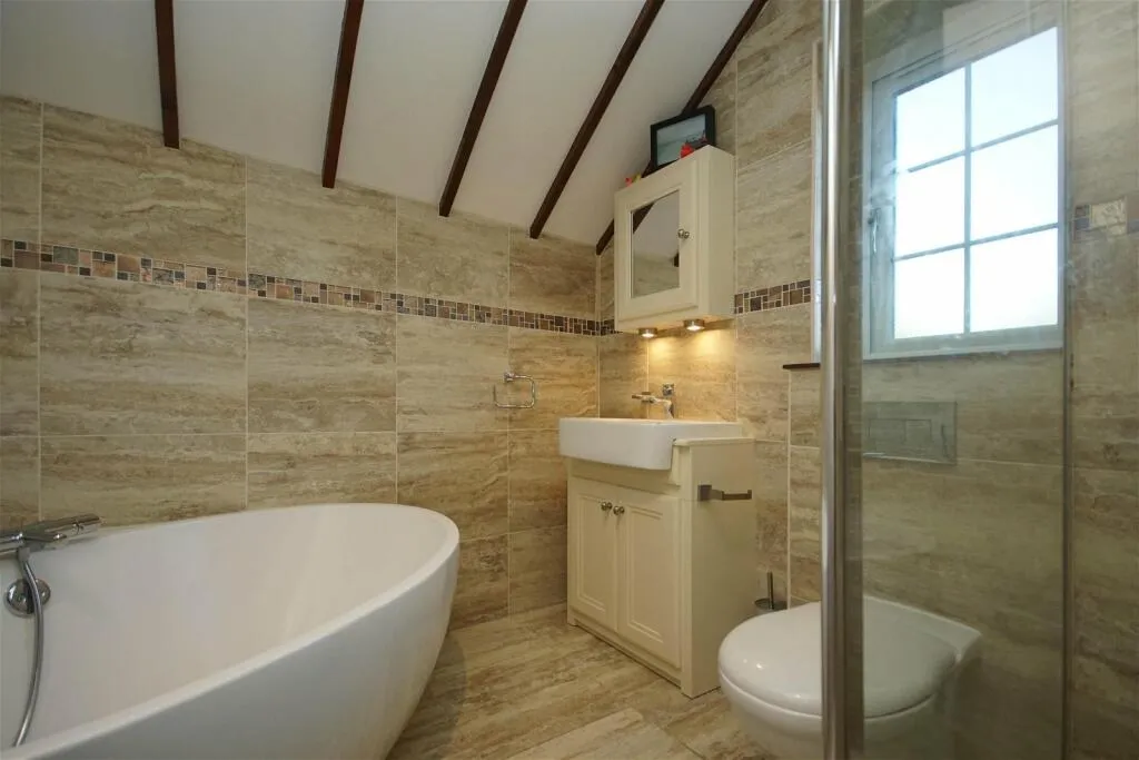 6 bed Character Property