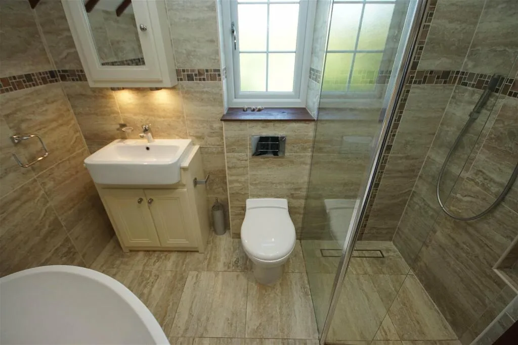 6 bed Character Property