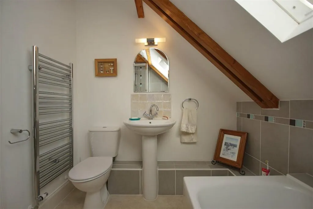 6 bed Character Property