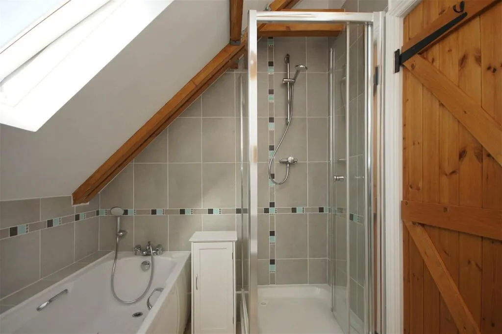 6 bed Character Property