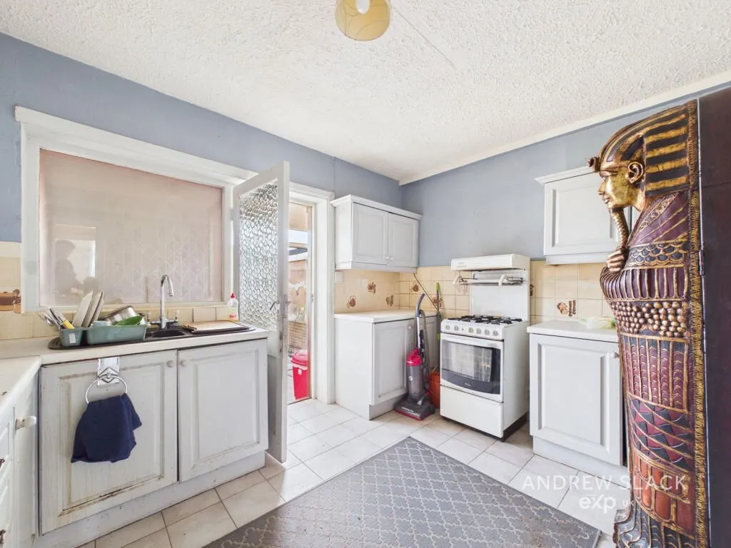 2 bed Detached Bungalow