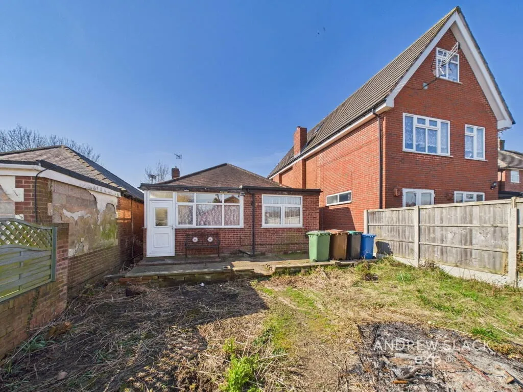 2 bed Detached Bungalow