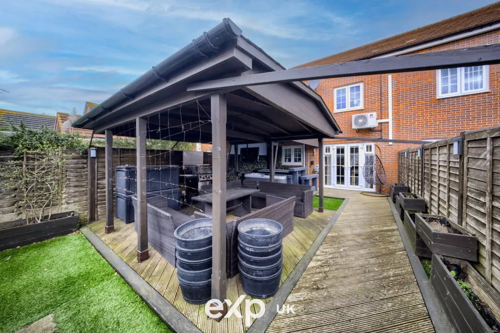 3 bed Terraced