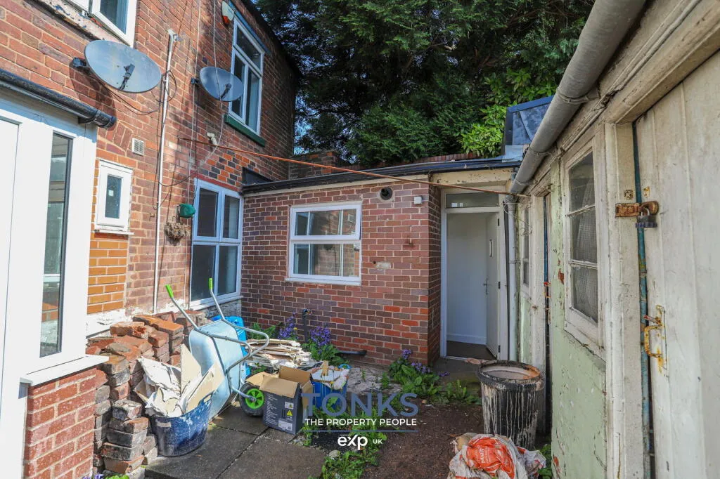 2 bed End of Terrace