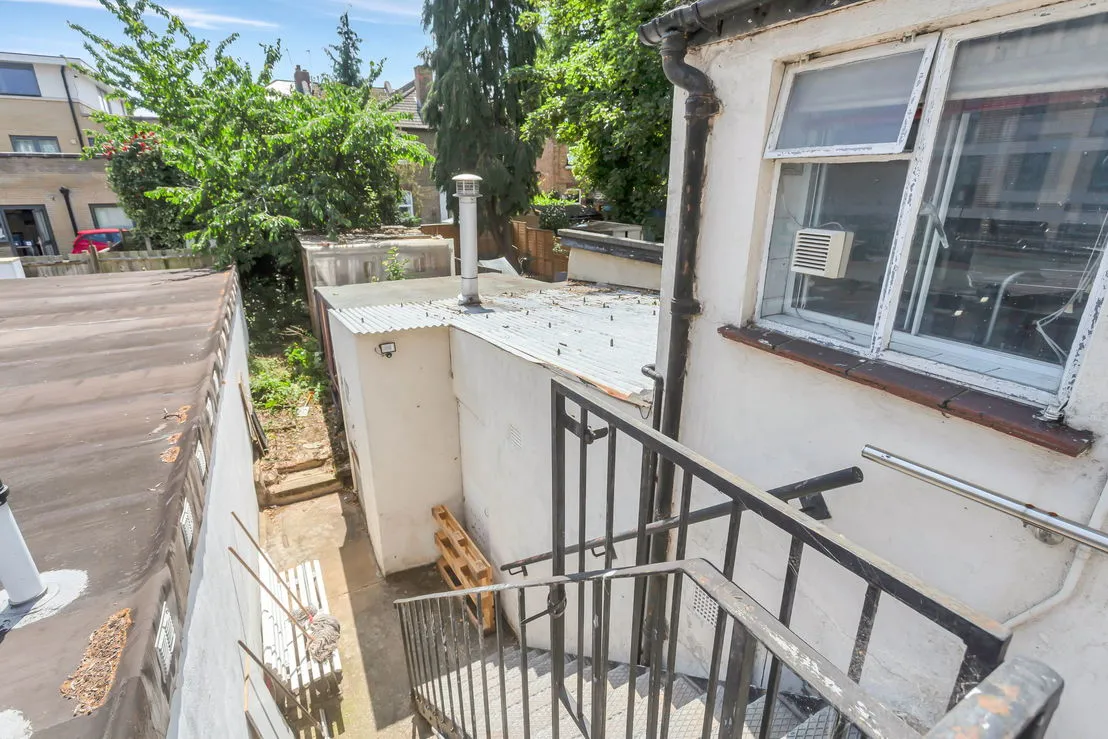 2 bed Mixed Use