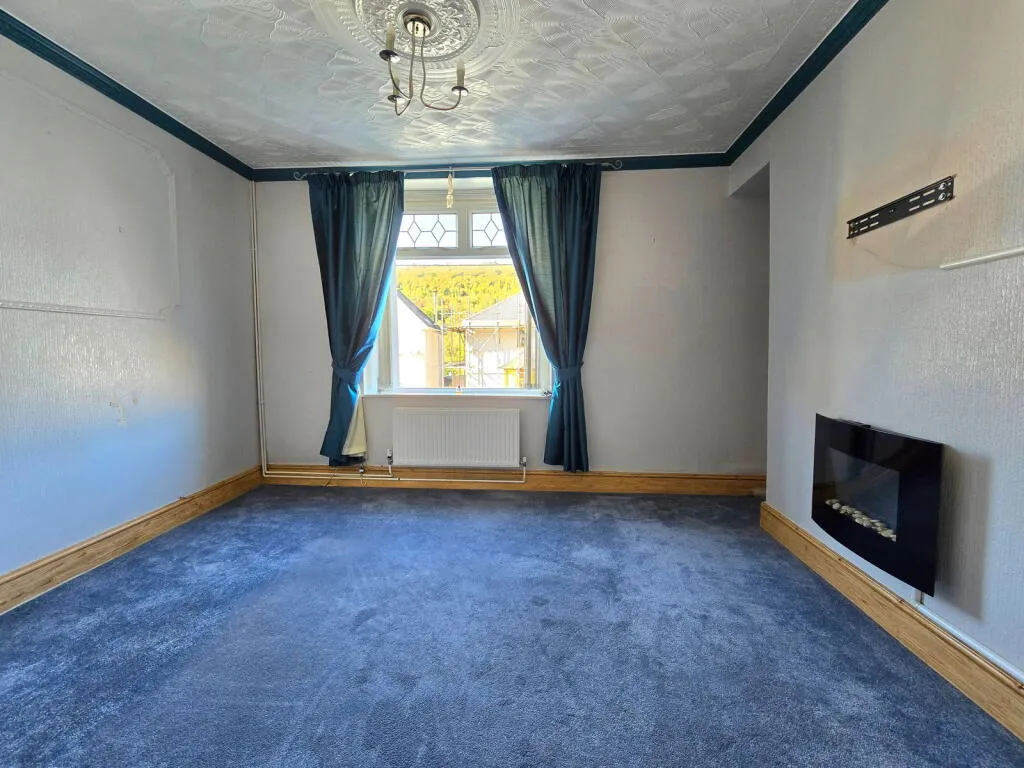 3 bed Semi-Detached