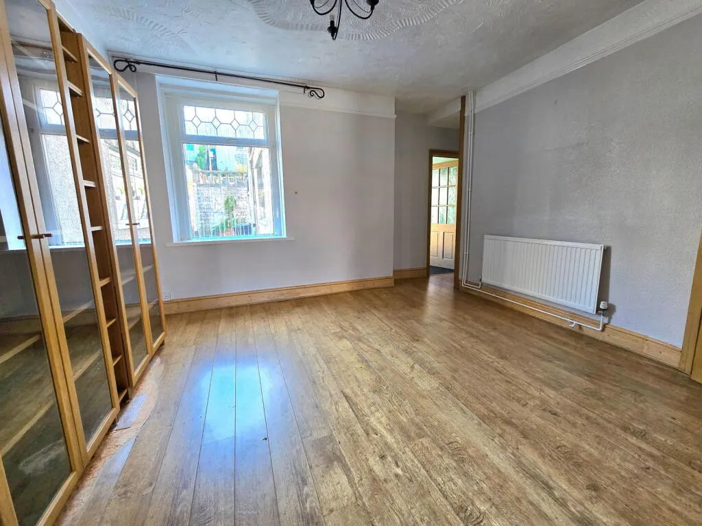 3 bed Semi-Detached