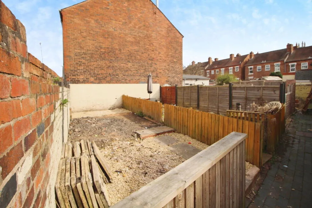 3 bed End of Terrace