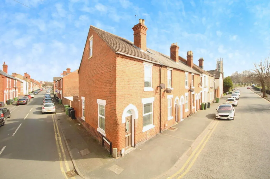 3 bed End of Terrace