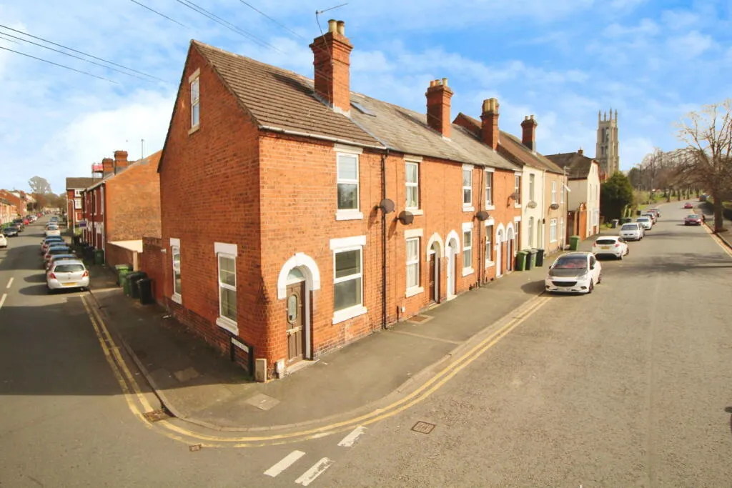 3 bed End of Terrace