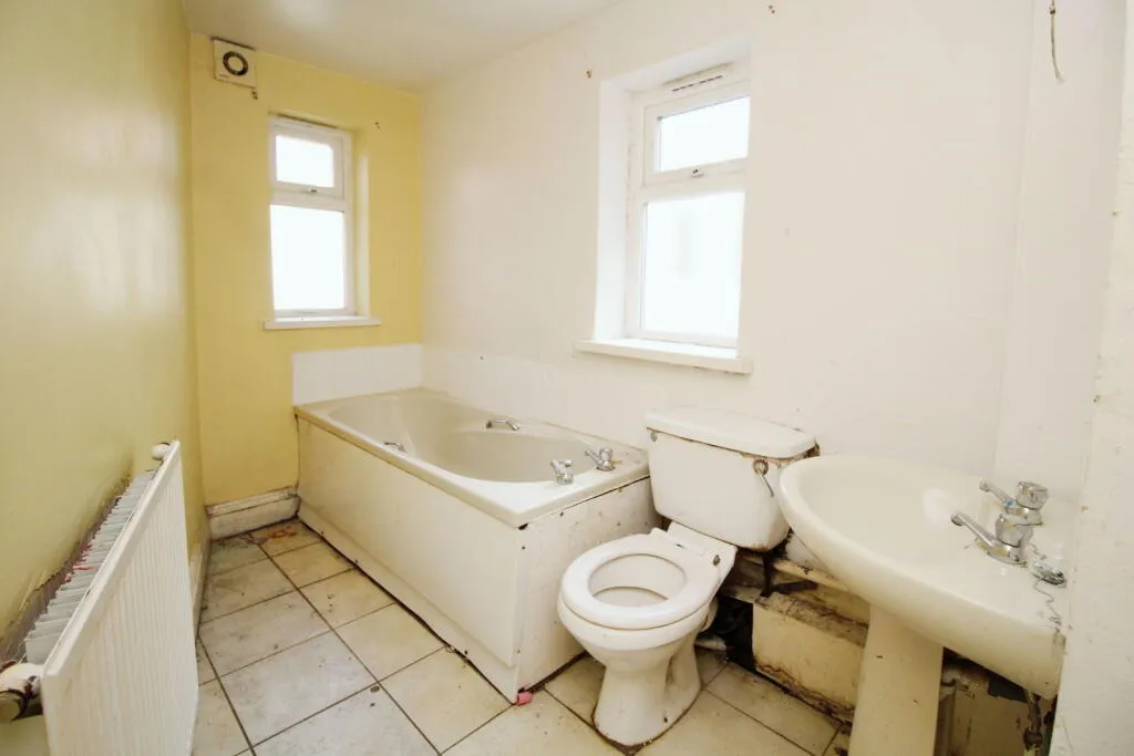 3 bed End of Terrace