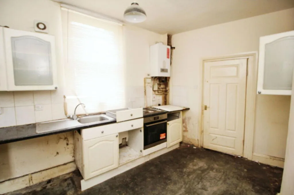 3 bed End of Terrace