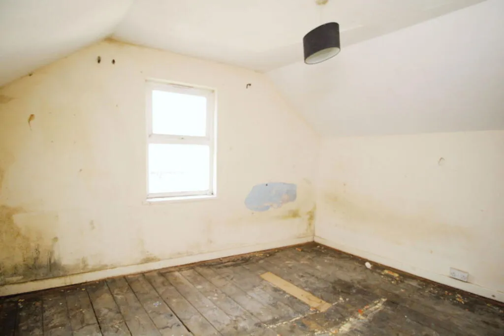3 bed End of Terrace