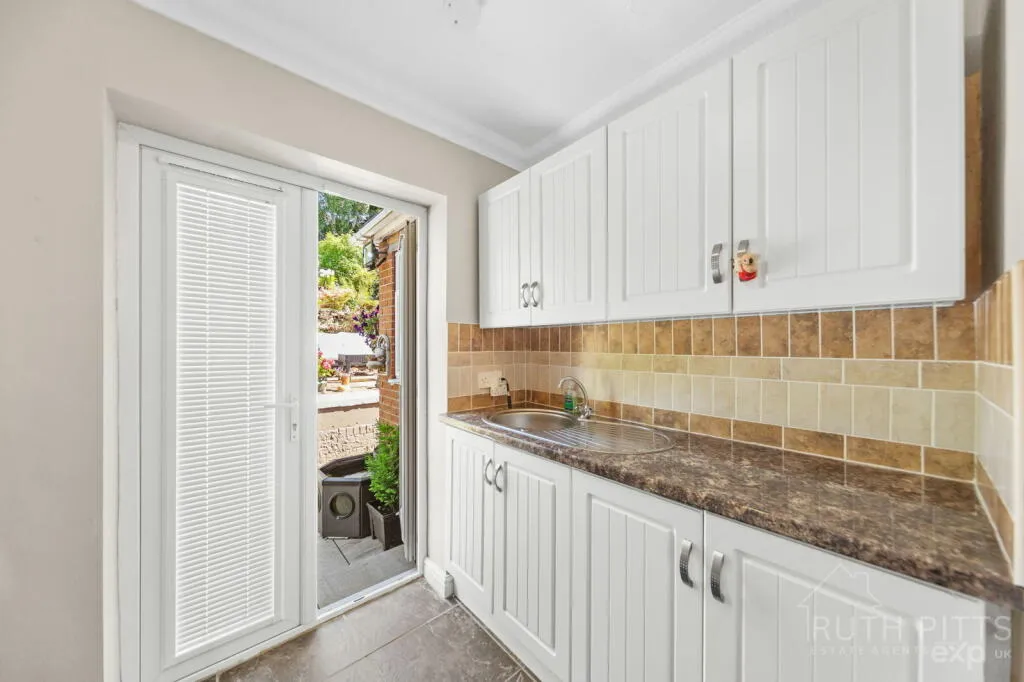 2 bed Semi-Detached Bungalow