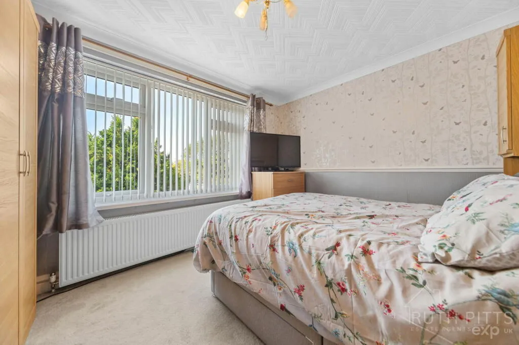 2 bed Semi-Detached Bungalow