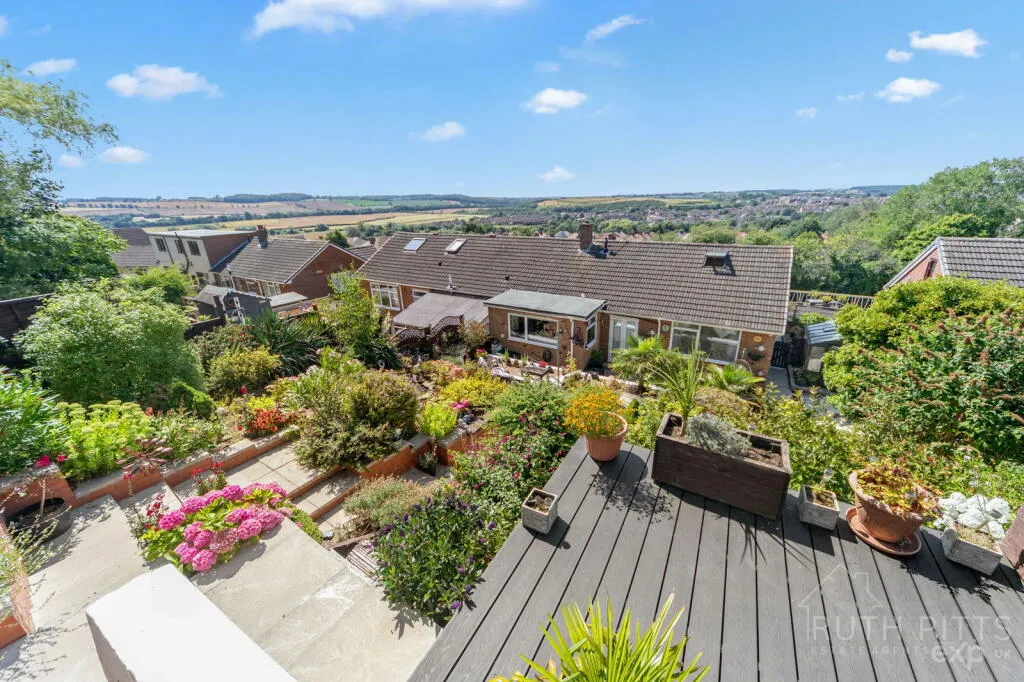 2 bed Semi-Detached Bungalow