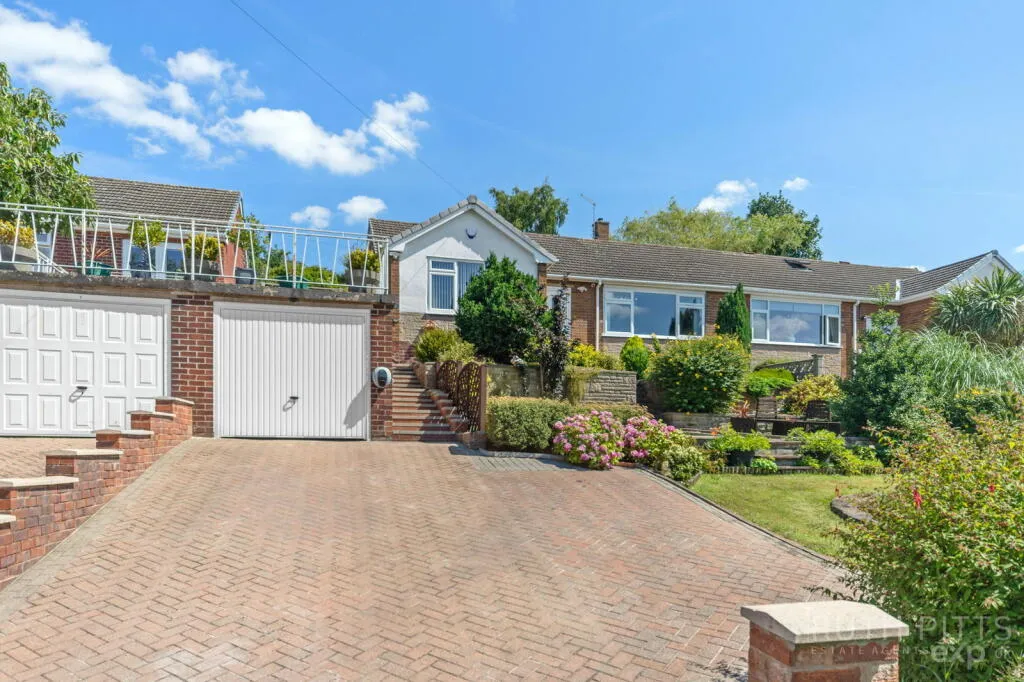 2 bed Semi-Detached Bungalow