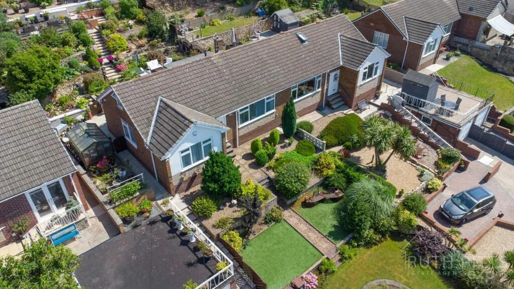 2 bed Semi-Detached Bungalow