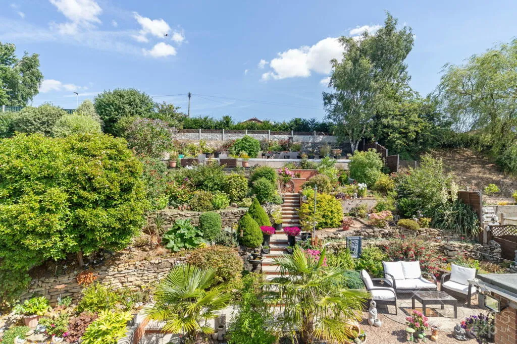2 bed Semi-Detached Bungalow