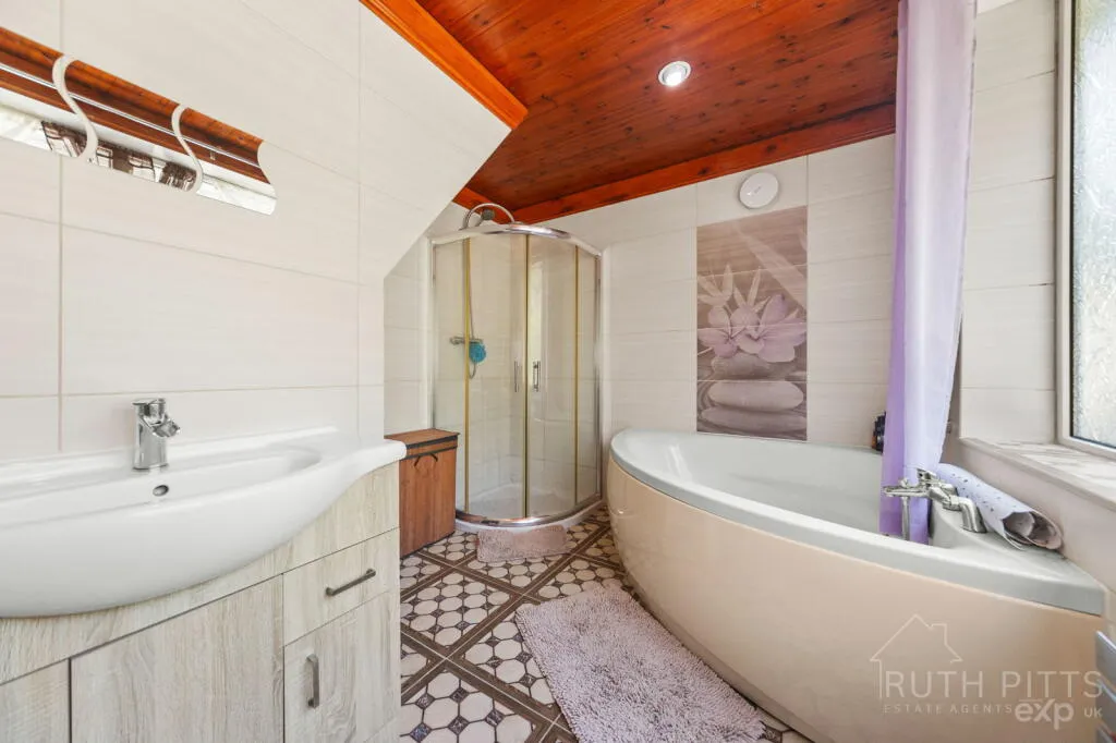 2 bed Semi-Detached Bungalow