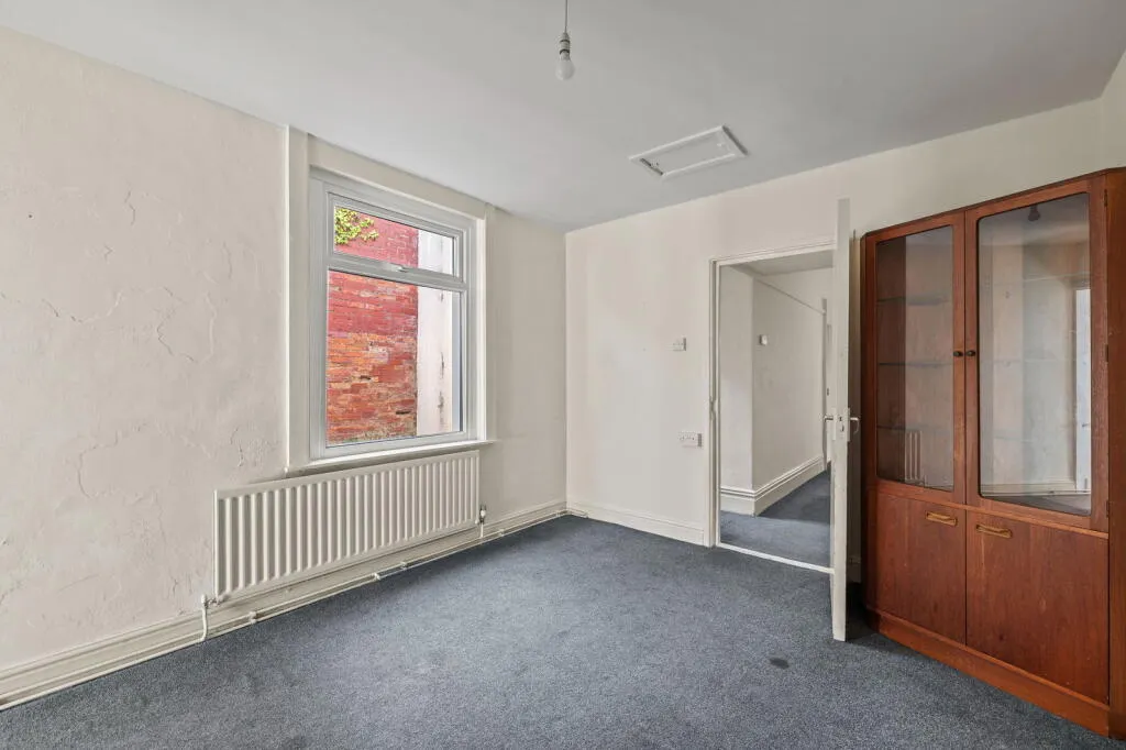 4 bed Terraced