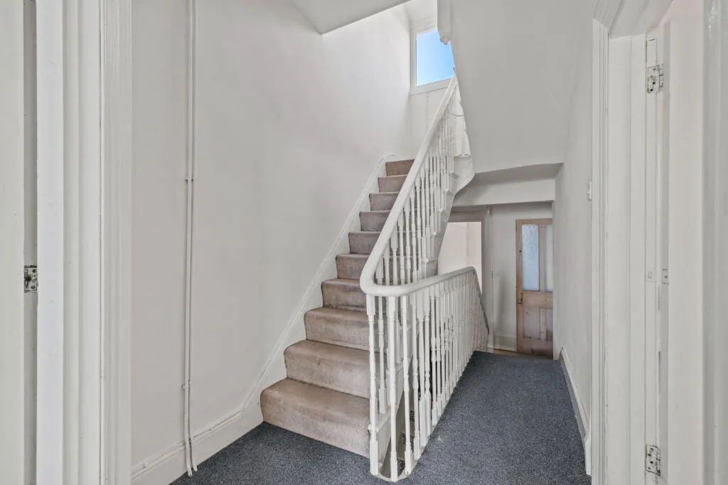 4 bed Terraced