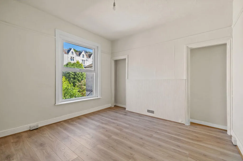 4 bed Terraced
