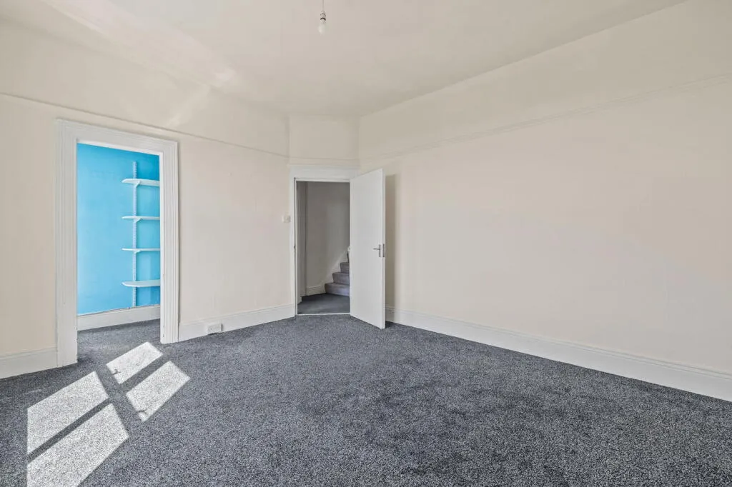 4 bed Terraced