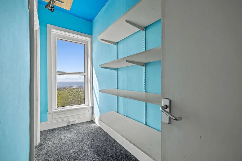 4 bed Terraced