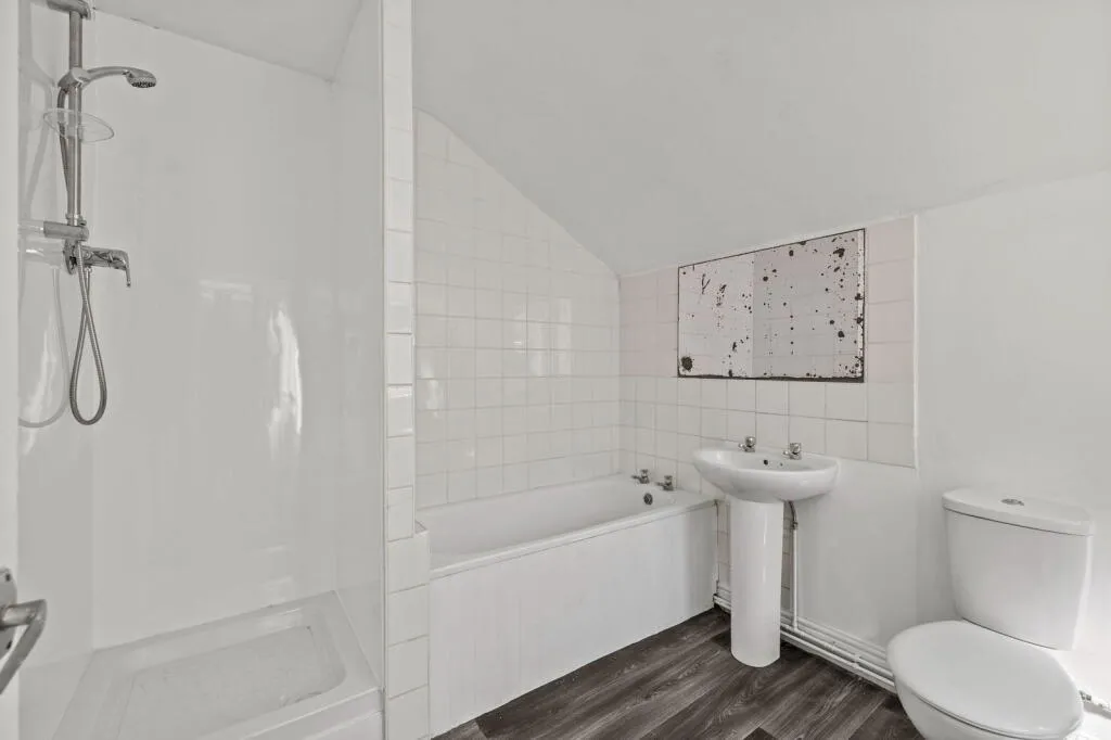 4 bed Terraced
