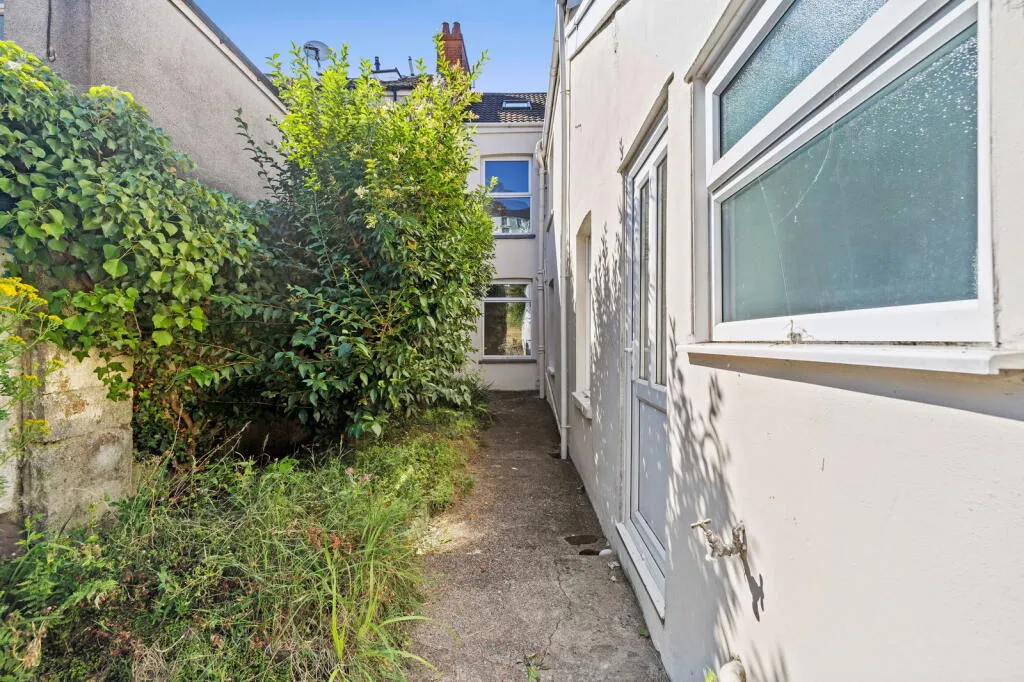4 bed Terraced