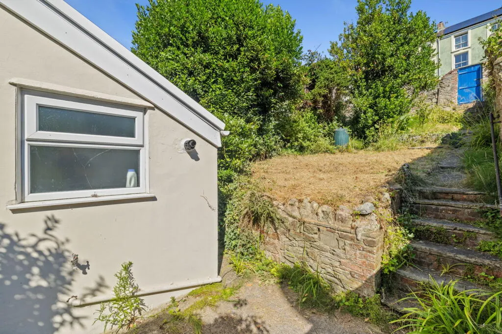 4 bed Terraced