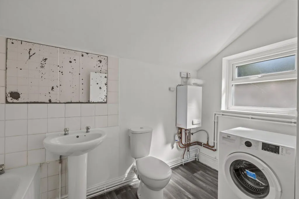 4 bed Terraced